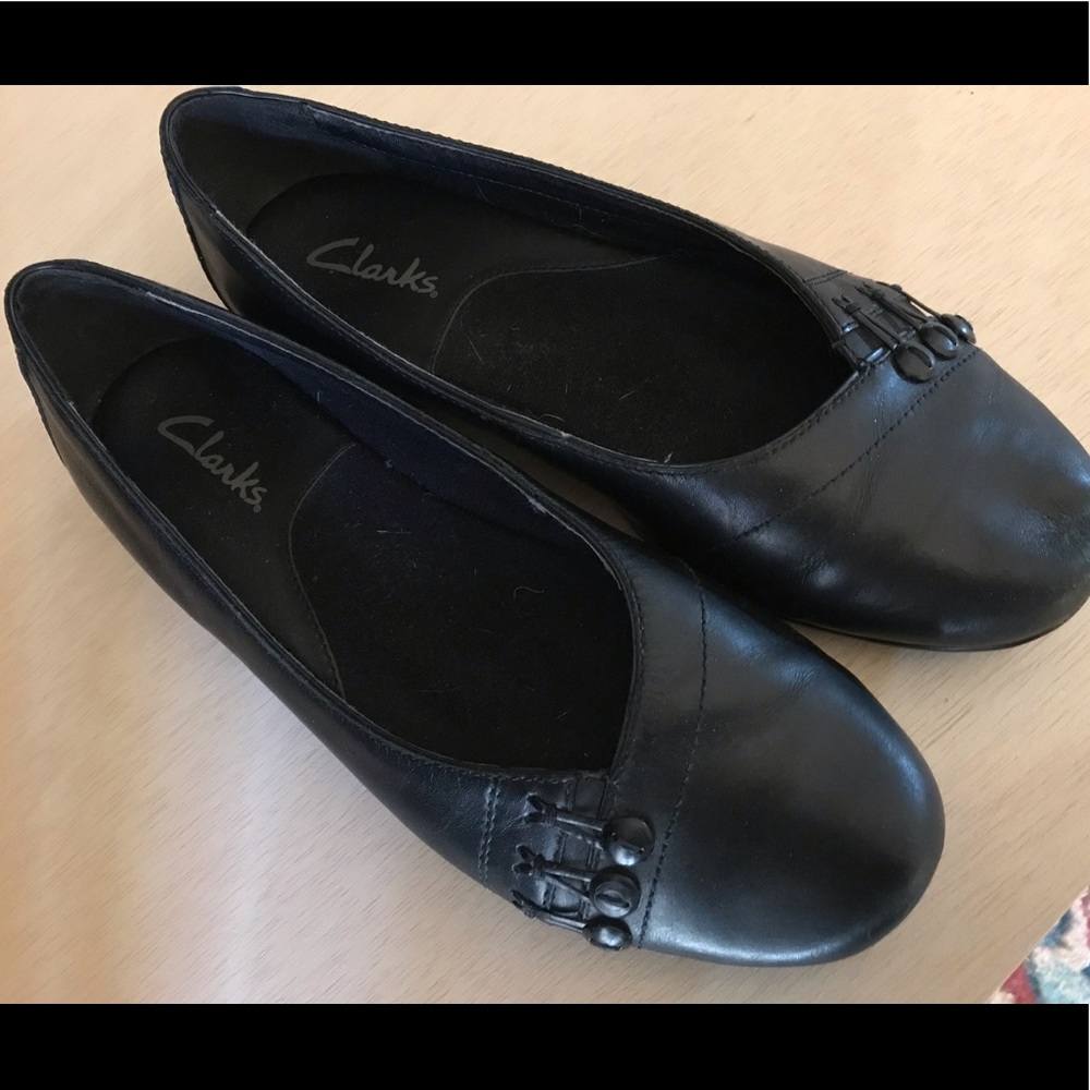 Clark’s Black Leather shoes ladies size 8